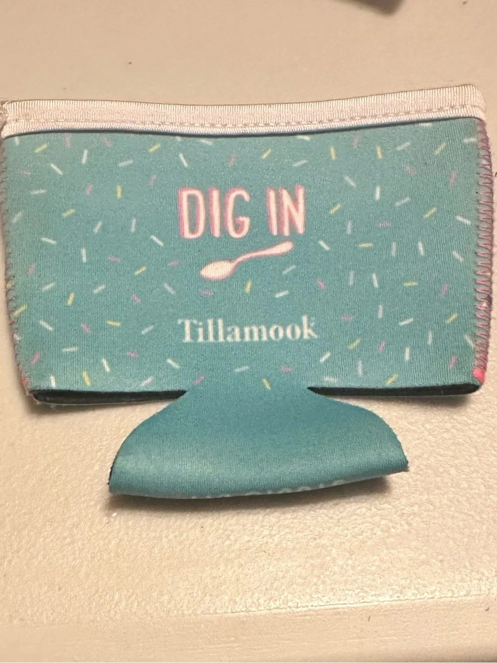 Tillamook 'Dig In' Teal and pink ice cream pint coolie.